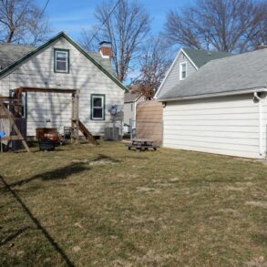 720 W Moulton St. Pontiac